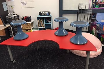 Berri Primary School, Custom Kidney table with Focus stools