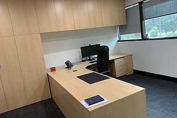 Corporate office fitout with electric height adjustable workstation