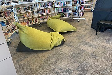 St. Martins Lutheran, Beanz XL bean bags in green and charcoal