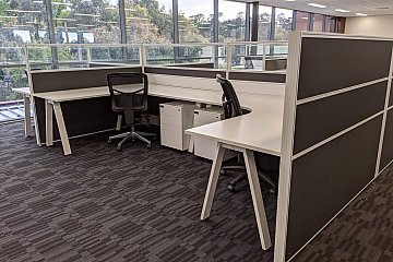 Boss60 Partitions, 4 person X layout with Proton workstations and AllSteel mobile pedestals